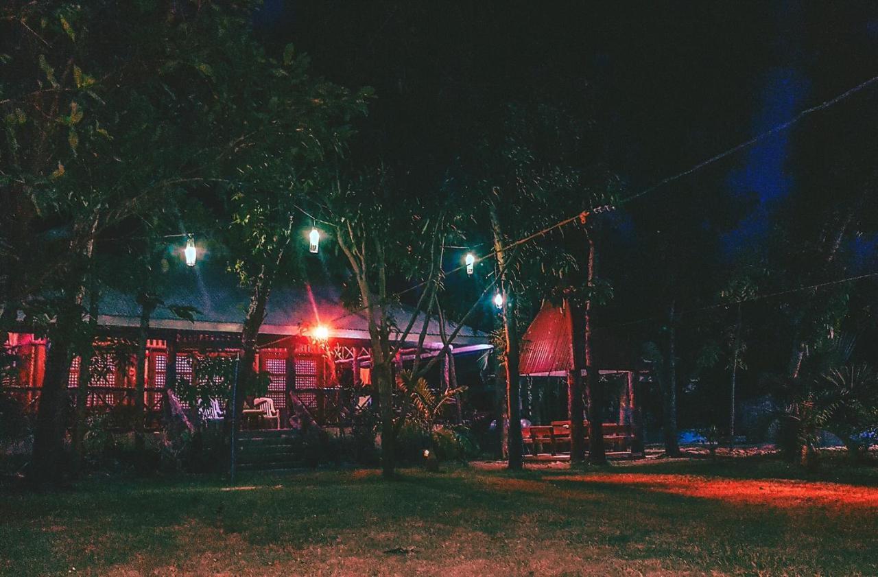 The Pelicans Resort Batangas Exterior foto